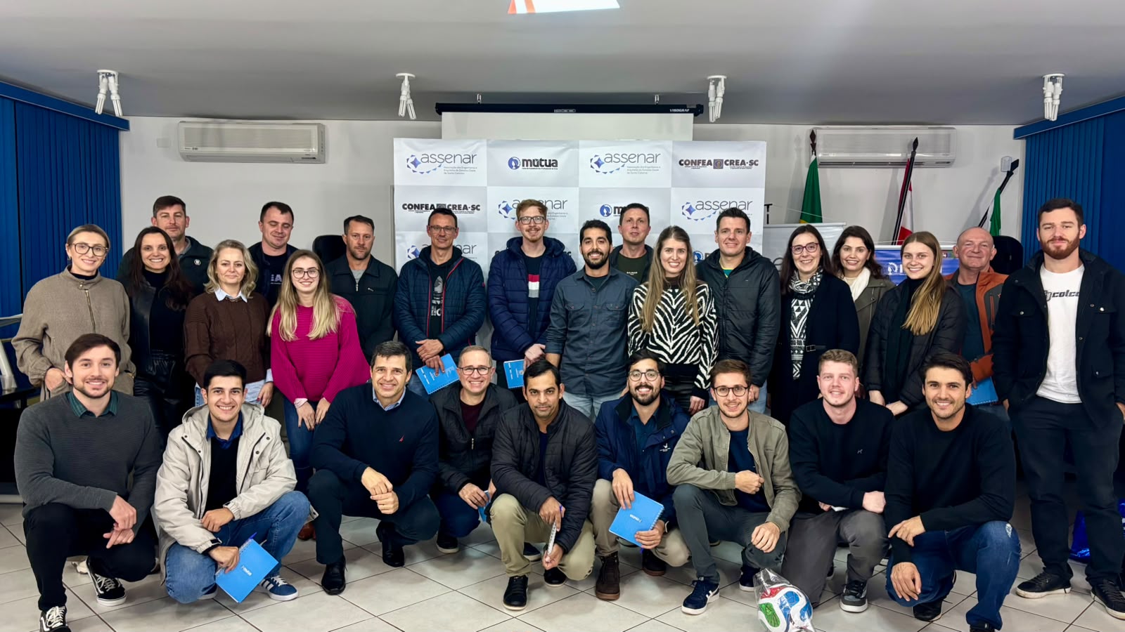 Palestra técnica sobre fachadas e alvenaria reúne profissionais e fortalece a capacitação no Extremo Oeste