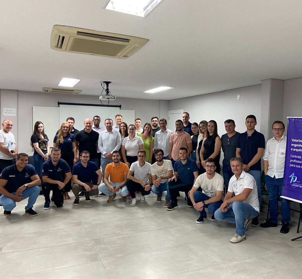 Sócios e acadêmicos participaram de mesa redonda